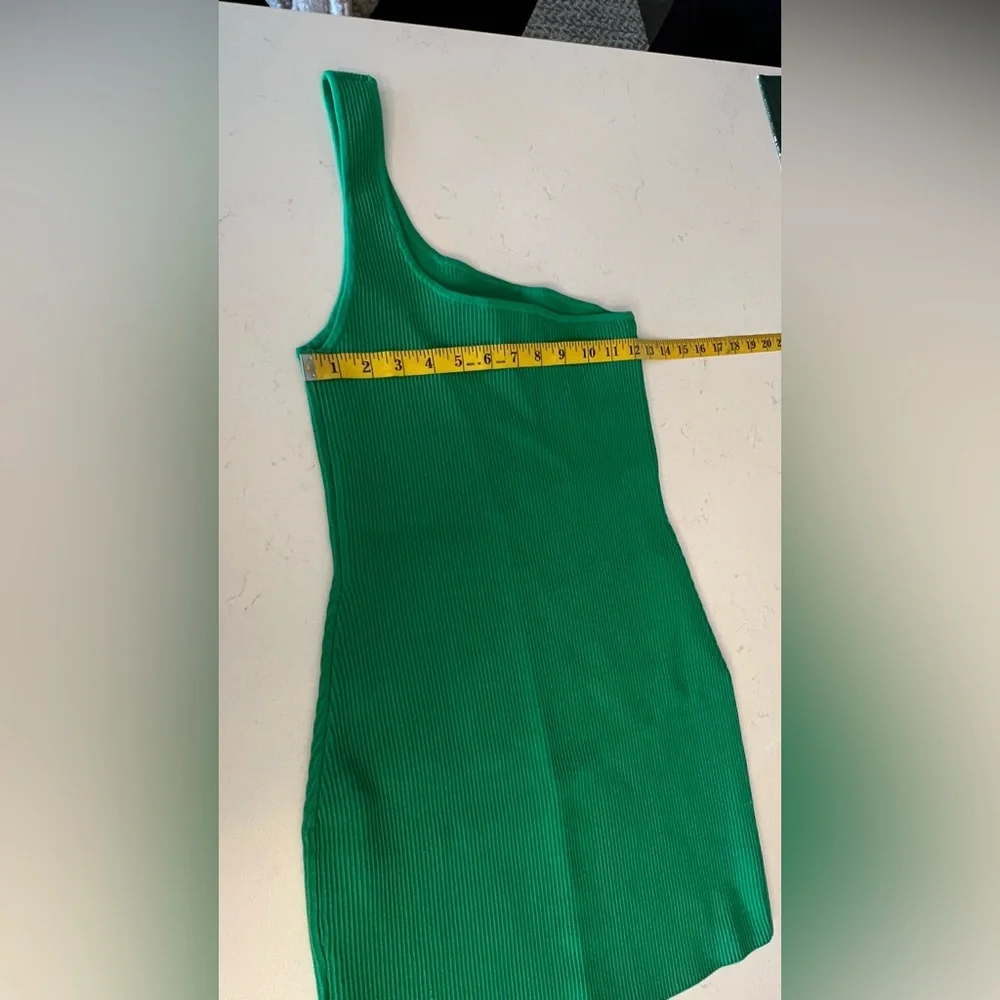 Babaton Vibrant Green One-Shoulder Dress size M - Picture 6 of 9